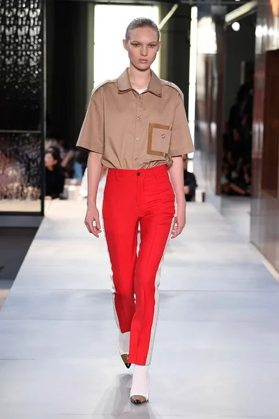 Look 94